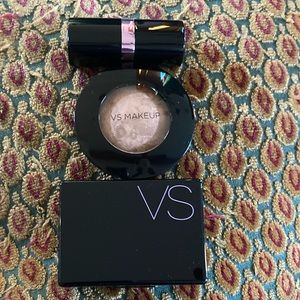 Victoria’s Secret make up. Three-piece set. Eyes cheeks lips!